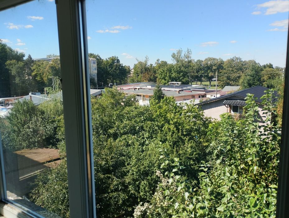 Apartament decomandat etaj2 2 camere
