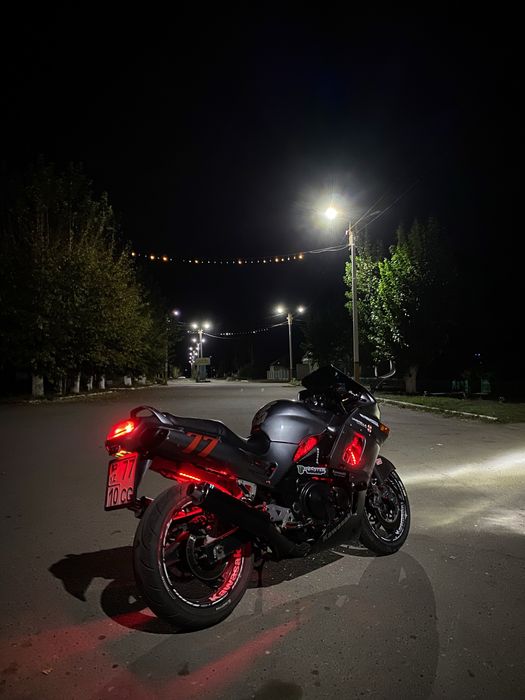 Kawasaki zzr 400