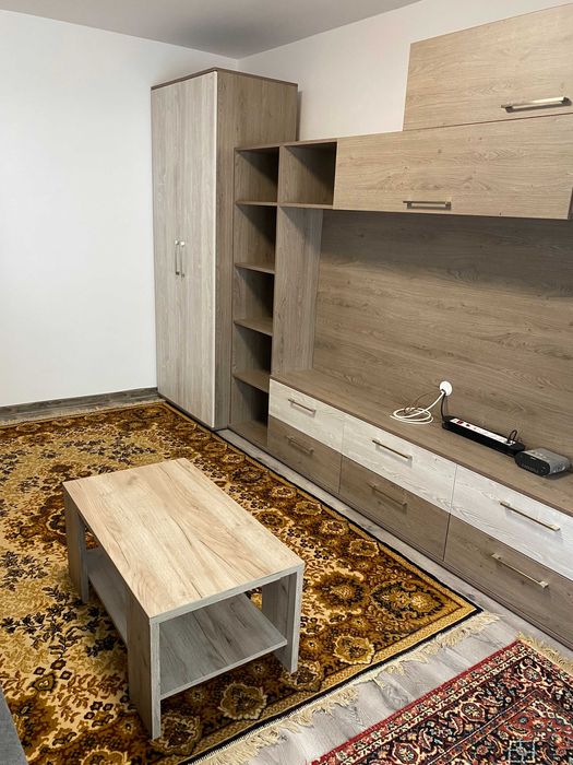 Garsoniera decomandata (31 mp) in Oradea, Piata Rogerius