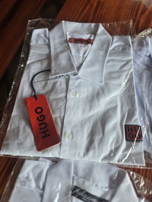 Vand blugi DSQUARED2 mai multe modele si marimi