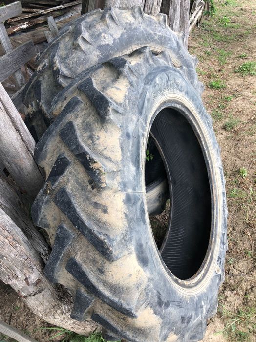 Vând cauciucuri de Fiat 445