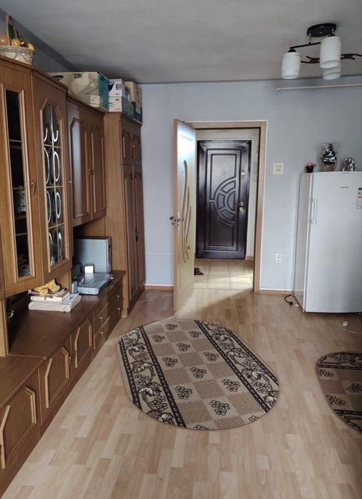 Vand apartamnetu cu 1 camera (gardoniera) contact; +40 748 144 333