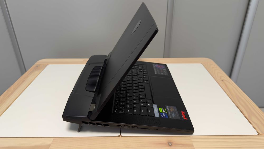 Laptop Gaming MSI Titan GT77HX 13VI (128 Gb RAM, Wi-Fi 7, 6 Tb SSD)