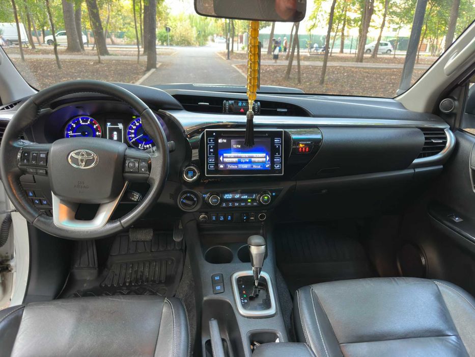 Toyota Hilux Revo 2016