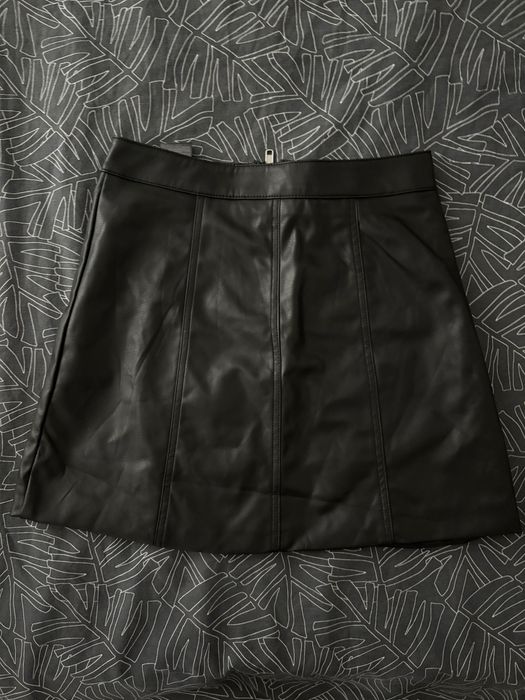 Черна пола на H&M