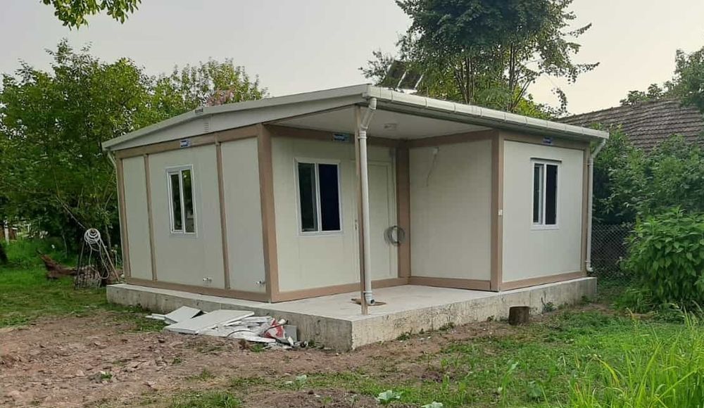 Containere modulare pe structură metalică rezistentă și invelite cu panou sandwich termoizolant,