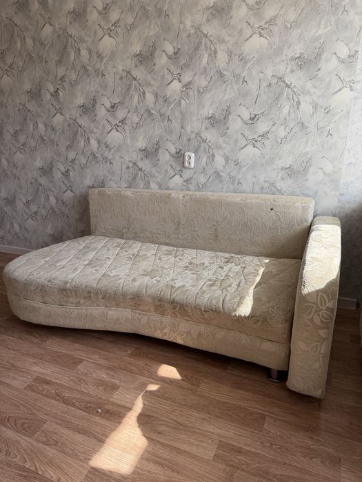 Продам диван нормальном состоянии