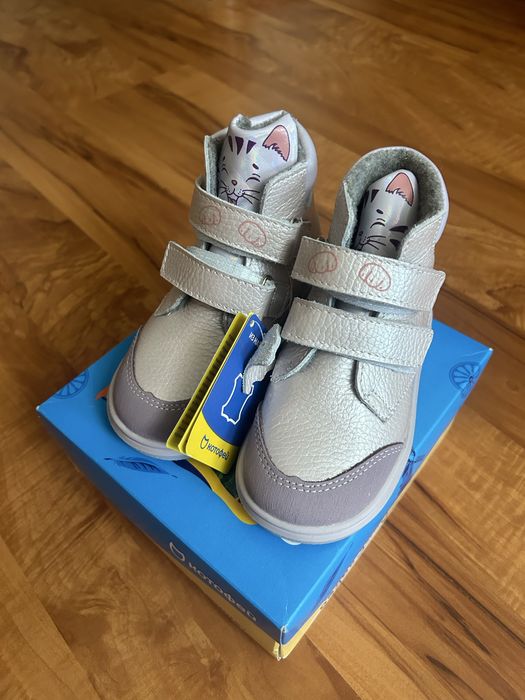 Продам ботинки демисезонные на девочку