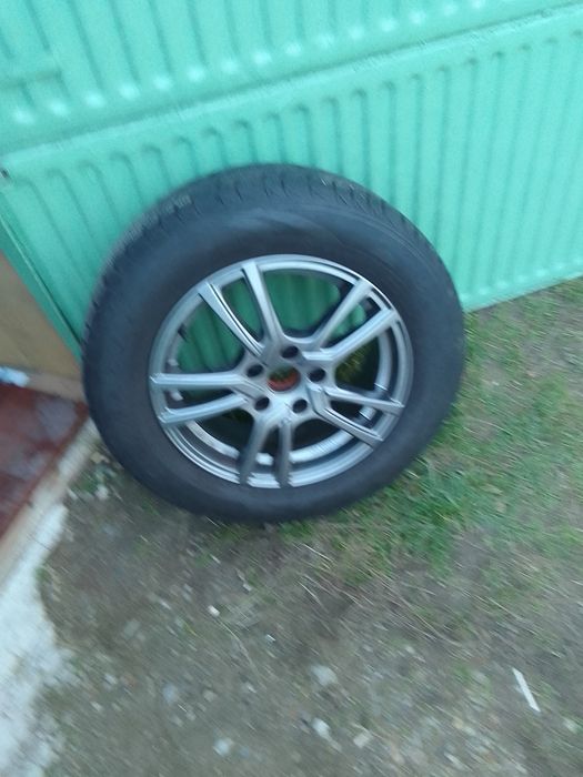 Продавам зимни гуми в добро състояние