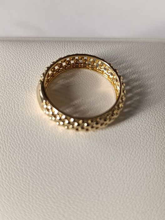 Золотое кольцо, проба 585, вес 1,81 гр, размер 18