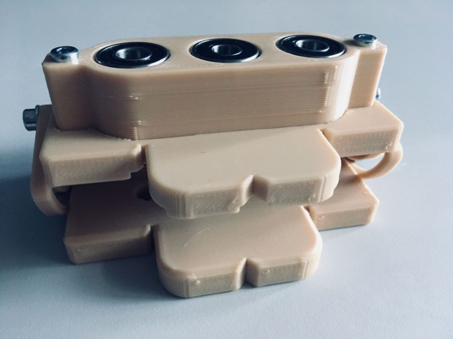 Sablon mobila din plastic dur bej forma U v.2 ericsoane si cepi lemn