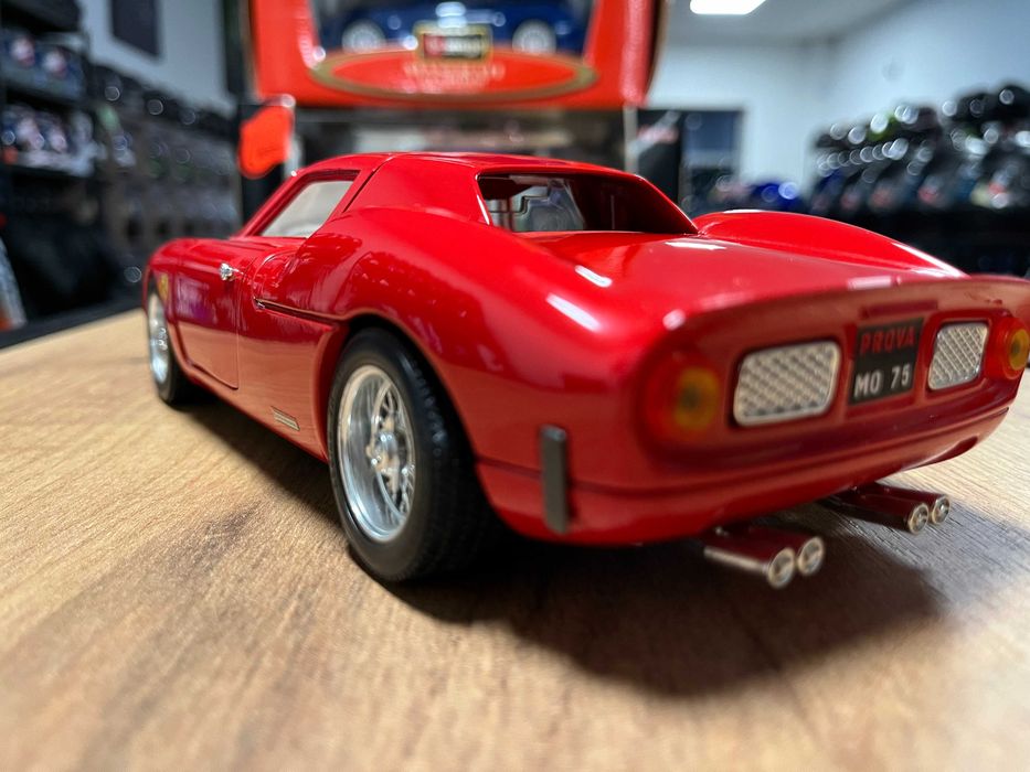 BBURAGO метална колекционерска количка модел  FERARRI 250 1965г. 1:18