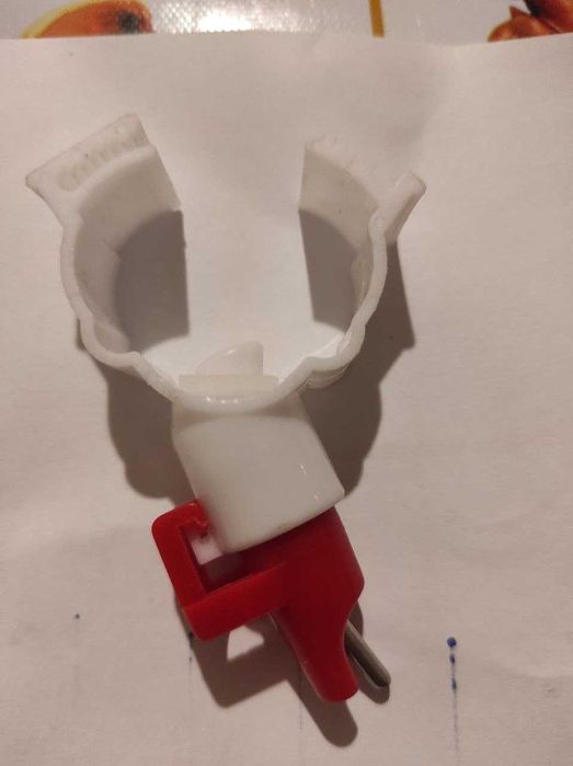 Автоматическая поилка для уток и  кроликов.