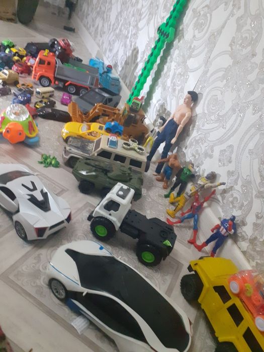Продам игрушки машин8 за все 5000 окончательно