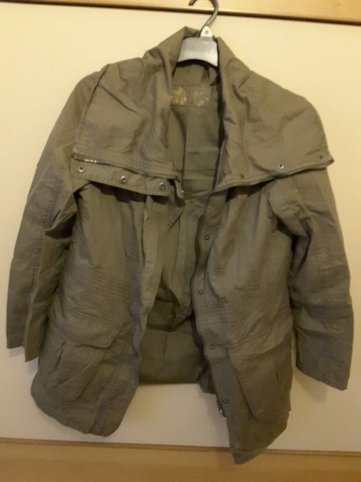 Vand geaca de primavara/ toamna