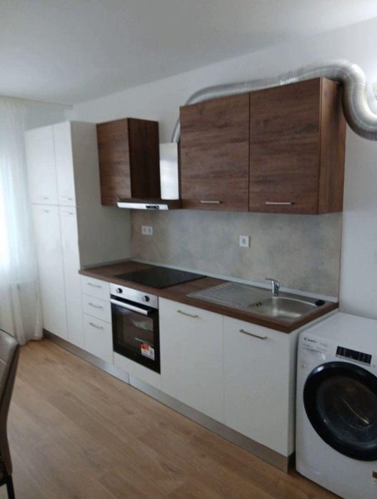 Дава се под наем Двустаен апартамент в София, Гоце Делчев - 80 кв.м за 647.19 € - Снимка #3