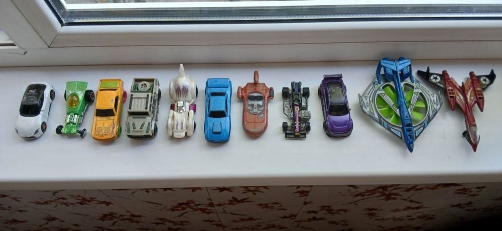 Машинки hot wheels и Mattel 11 шт