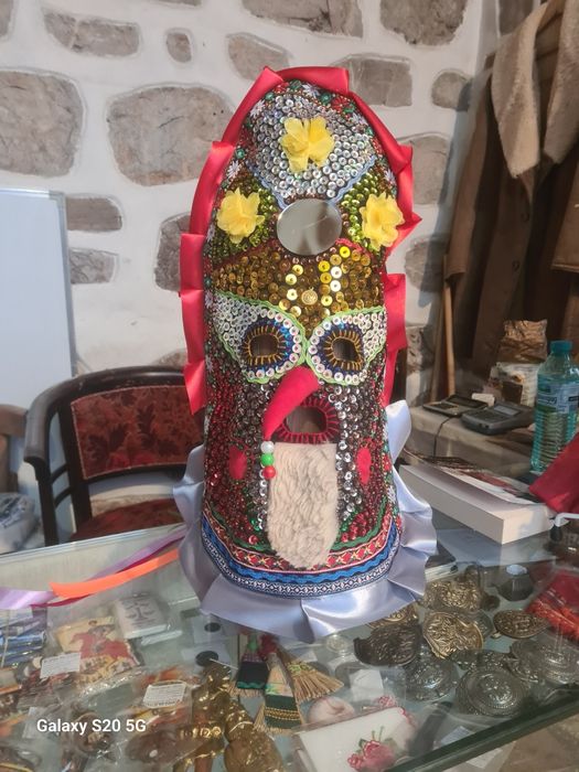 Кукерска маска, гугла