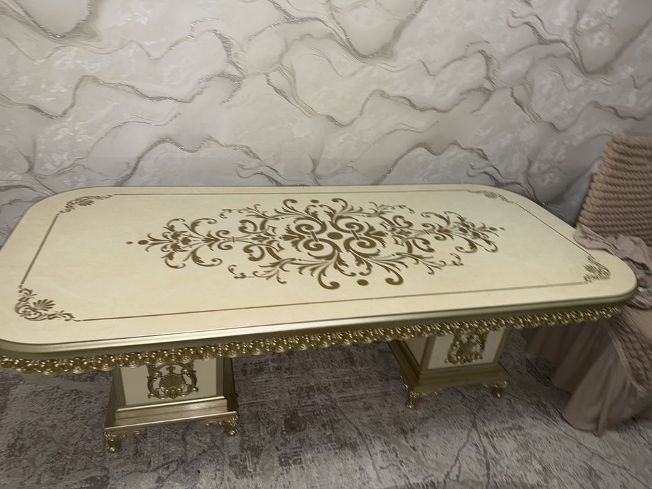 Стол сотилади куп ишлатилмаган