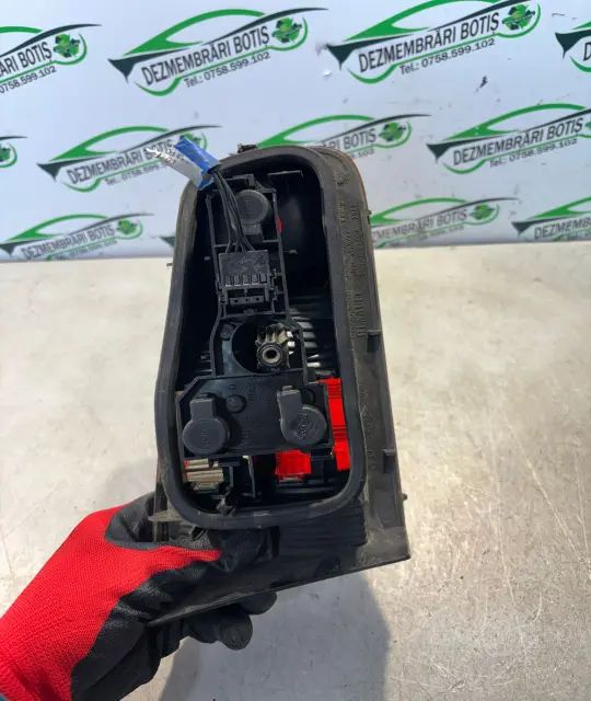 Lampa / Tripla stop stanga pe hayon Renault Laguna 2002