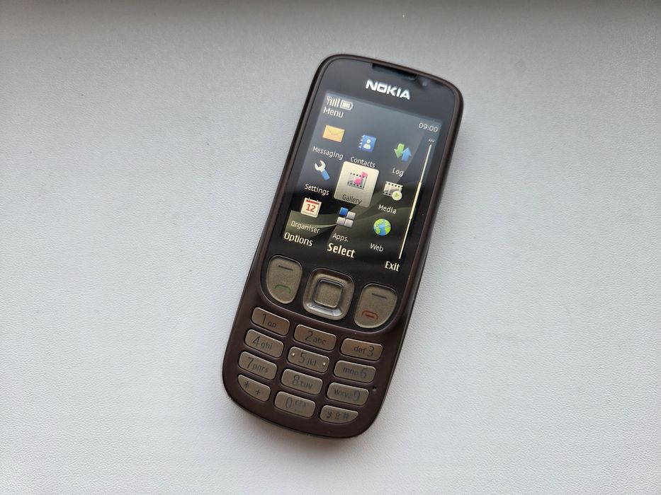 Nokia 6303i - telefon cu butoane