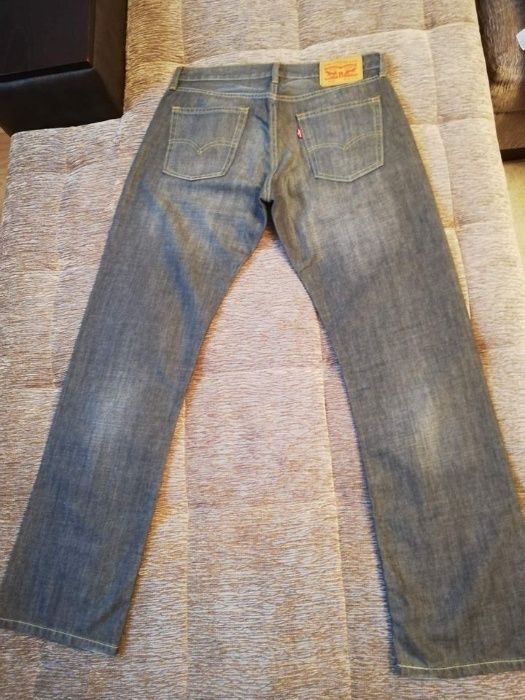 чисто нови дънки Levis 514 размер 32 на 32