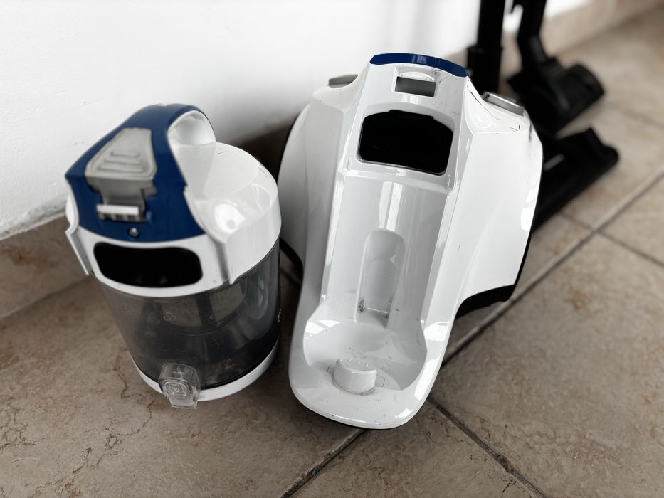 Aspirator fără sac Heinner Cyel