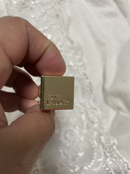 Estee Lauder pomada