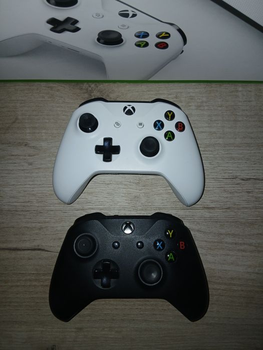 Vand Consolă Xbox One S 1 TB + 1 Controller Original Alb + 5 Jocuri