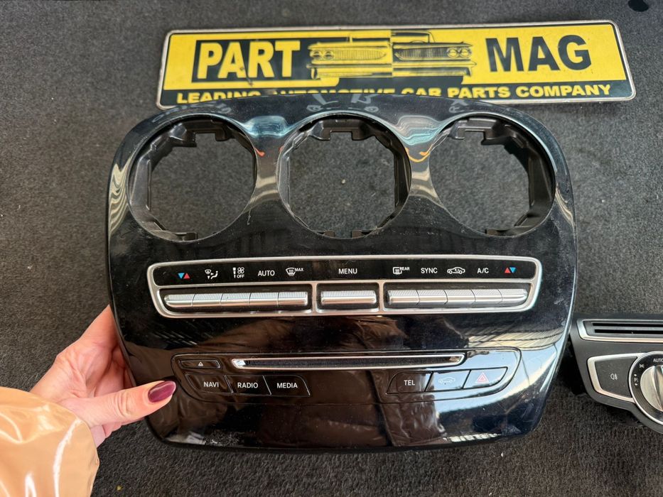 Централна конзола копчета управлние светлини Mercedes C Class W205