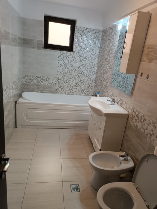 Ofer spre închiriere apartament in Radauti