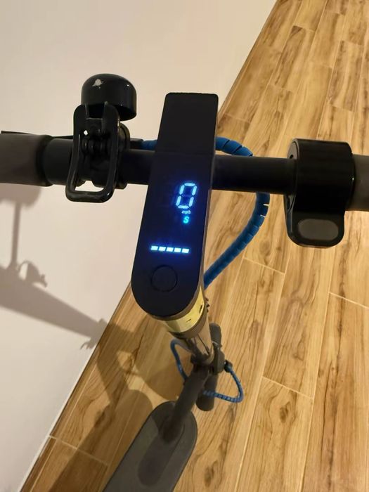 Vând trotinte electrică