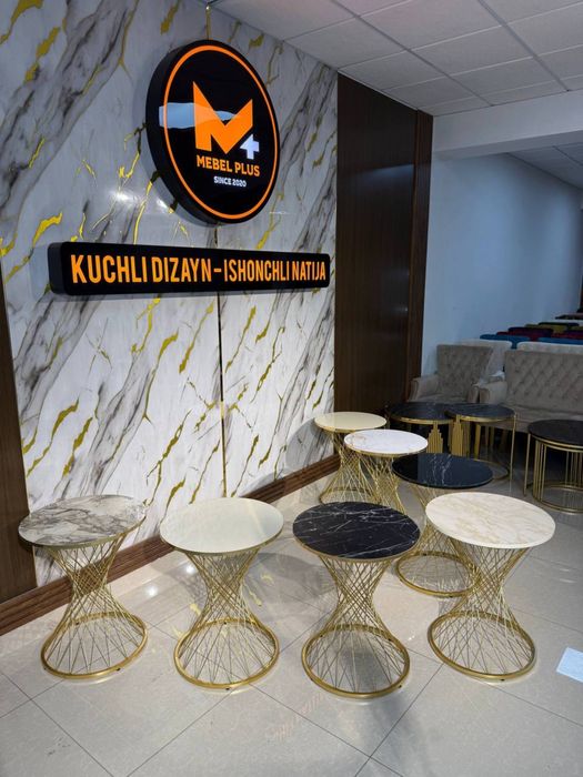 Jurnalniy stol.
﻿﻿Журнальный столик .
﻿﻿Usti akril va mdfdan yasalgan