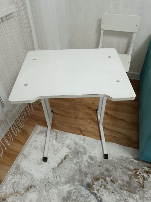 Стол со стульчиком