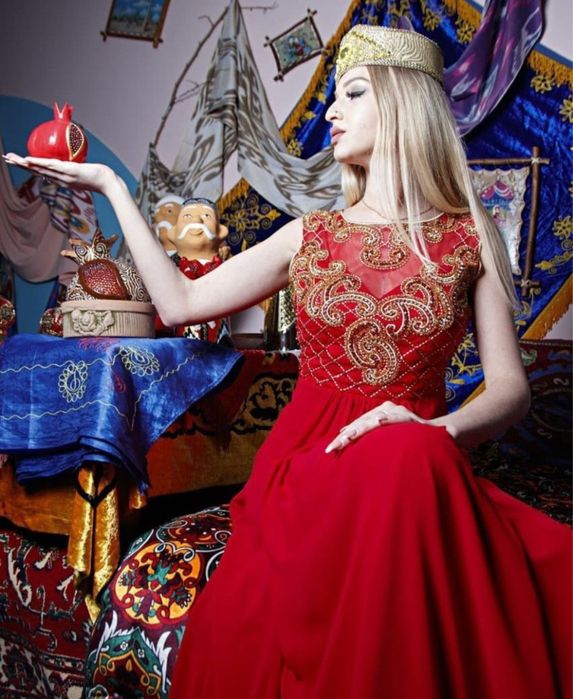 Срочно! Продаю вечерние платья