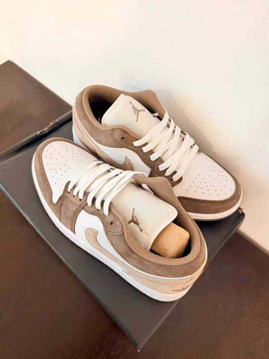 Adidasi Nike Air Jordan 1 crem 41