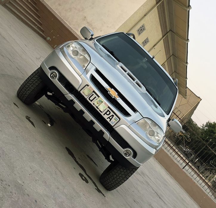 Niva 4x4 Sotiladi