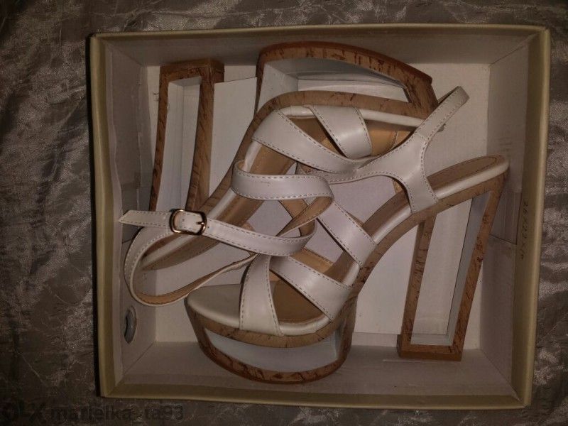 Високи обувки, номер 38