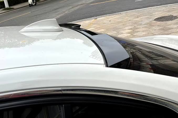 Eleron Pleoapa Luneta   BMW F36 F10 F30 E90 G30 G20 M4 style