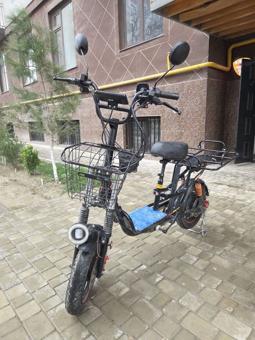 LARGO MOTORS  sotiladi