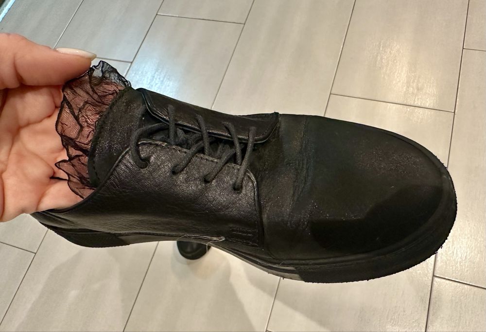 Елегантни обувки BIANKI с дантела в отлично състояние