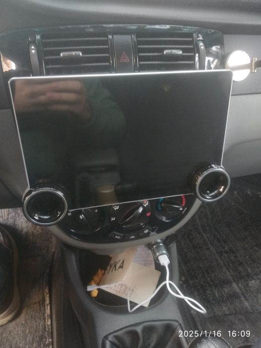 Mashina uchun avto magnitafon universal, 11.8" dyum Unistar Diamond X8