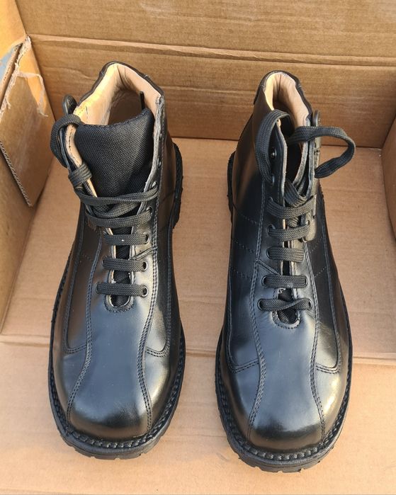 Ghete piele Motebove  cu bombeu nr 46