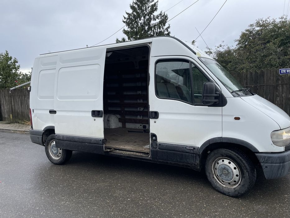 Vand sau schimb opel movano