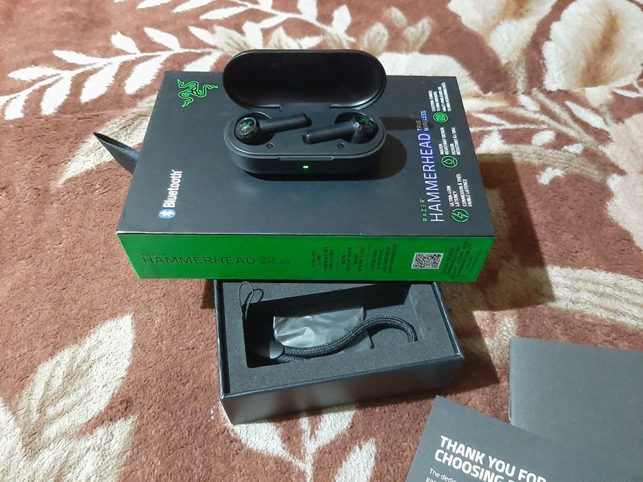 Vând căști Razer Hammerhead True Wireless defecte în stare bună
