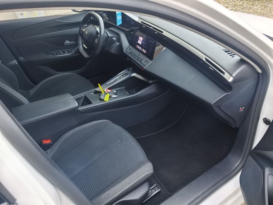 Peugeot 308 sw 2022Г.1.5HDI 131kc EAT8