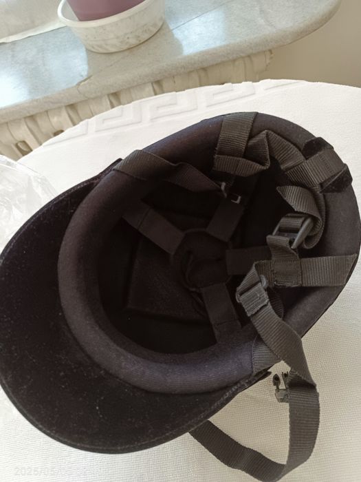 Каска (шлем) для езды на лошадях