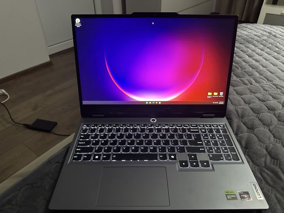 Laptop Lenovo LOQ 15ARP9 512GbSSD 24GbDDR5 Rtx3050 6Gb GDDR6 144Hz