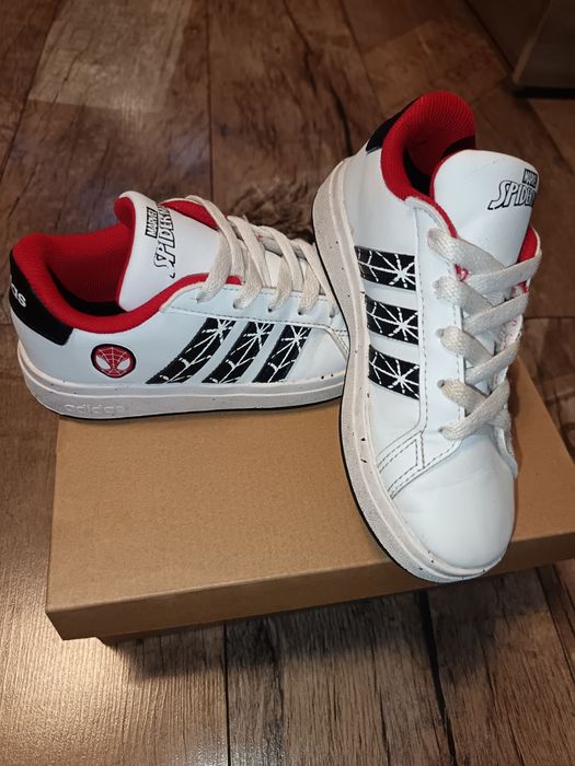 Детски маратонки Adidas 28