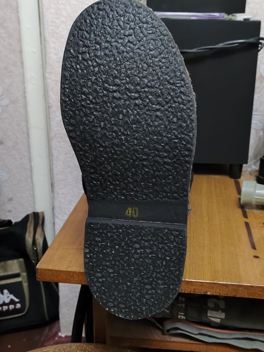 Продам унты новые